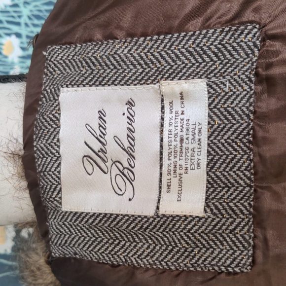 XS Houndstooth Vest with Faux Fur - Picture 5 of 8